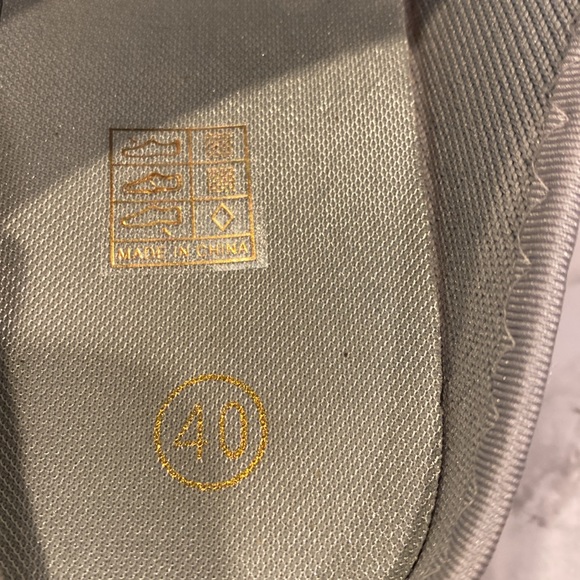 Slip on Shoes - Picture 5 of 8